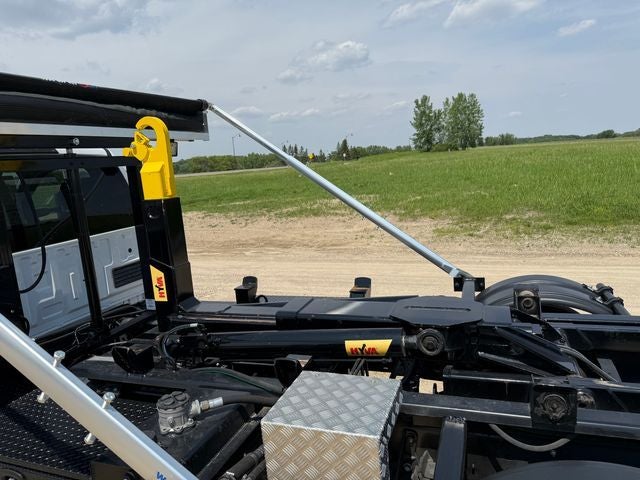 2024 Ford F-600SD Hooklift XLT