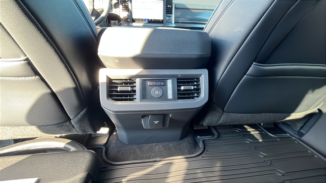 2026 Ford F-450SD Lariat DRW