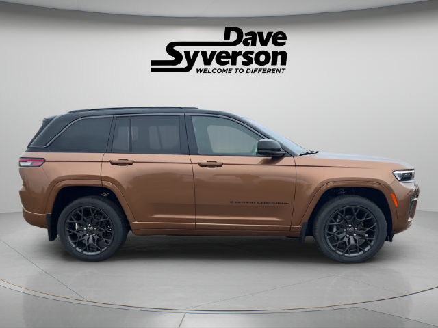 2027 Jeep Grand Cherokee GRAND CHEROKEE SUMMIT 4X4