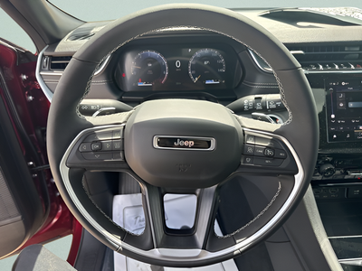 2025 Jeep Grand Cherokee GRAND CHEROKEE L LAREDO X 4X4