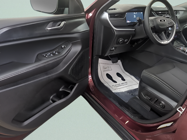 2025 Jeep Grand Cherokee GRAND CHEROKEE L LAREDO X 4X4