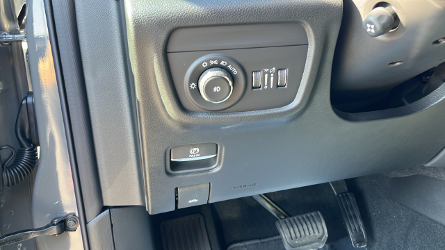2027 Jeep Grand Cherokee GRAND CHEROKEE L LIMITED RESERVE 4X4