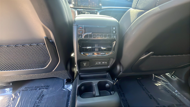 2026 Jeep Grand Cherokee GRAND CHEROKEE L LIMITED RESERVE 4X4