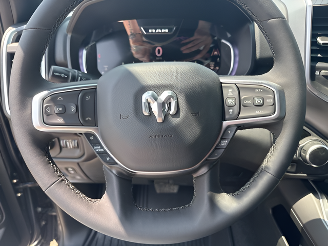 2025 RAM Ram 1500 RAM 1500 BIG HORN CREW CAB 4X4 5'7' BOX