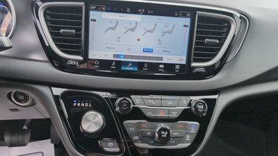 2026 Chrysler Voyager VOYAGER LX