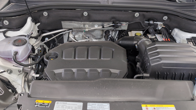 2026 Volkswagen Atlas Cross Sport 2.0T SEL R-Line Black