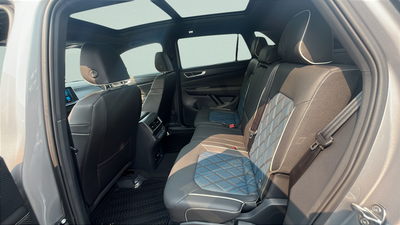 2026 Volkswagen Atlas Cross Sport 2.0T SEL Premium R-Line