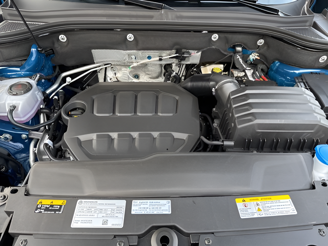 2025 Volkswagen Atlas Cross Sport 2.0T SEL Premium R-Line