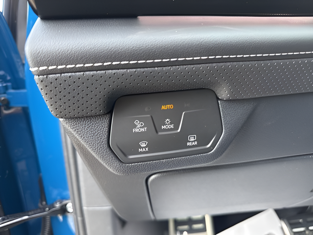 2025 Volkswagen Atlas Cross Sport 2.0T SEL Premium R-Line