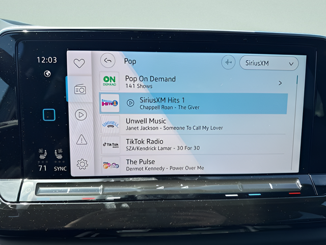 2025 Volkswagen Atlas Cross Sport 2.0T SE w/ Technology