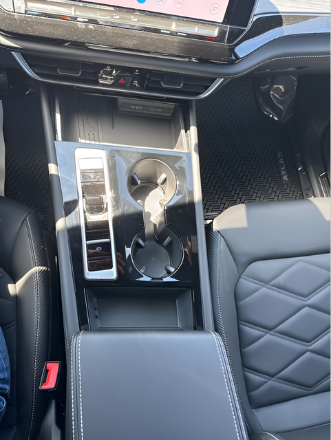 2025 Volkswagen Atlas Cross Sport 2.0T SE w/ Technology