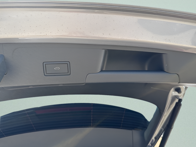 2025 Volkswagen Atlas Cross Sport 2.0T SE w/ Technology