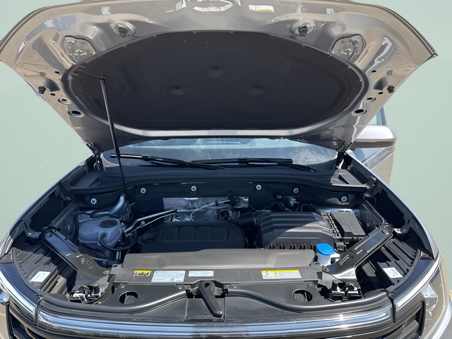 2025 Volkswagen Atlas Cross Sport 2.0T SE w/ Technology