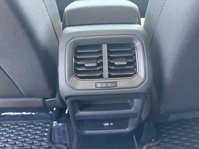 2025 Volkswagen Taos 1.5T SE Black