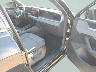 2025 Volkswagen Tiguan 2.0T SE R-Line Black