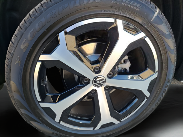 2025 Volkswagen Tiguan 2.0T SE