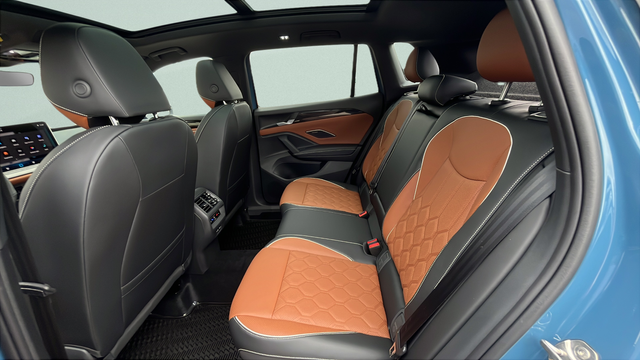 2026 Volkswagen Tiguan 2.0T SEL R-Line