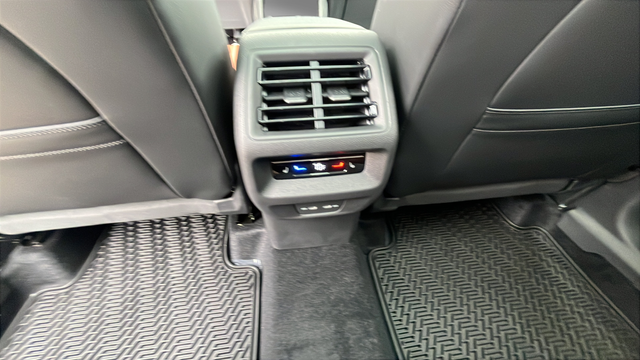 2026 Volkswagen Tiguan 2.0T SEL R-Line