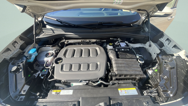 2026 Volkswagen Tiguan 2.0T SEL R-Line Turbo