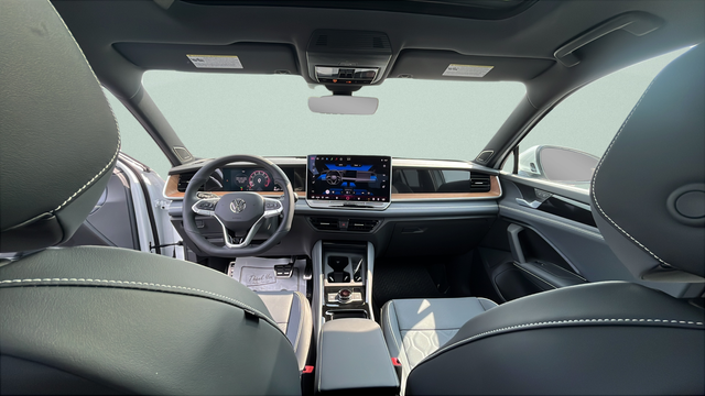 2026 Volkswagen Tiguan 2.0T SEL R-Line Turbo