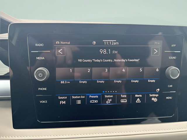 2025 Volkswagen Taos 1.5T SE