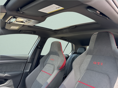 2025 Volkswagen Golf GTI 2.0T SE