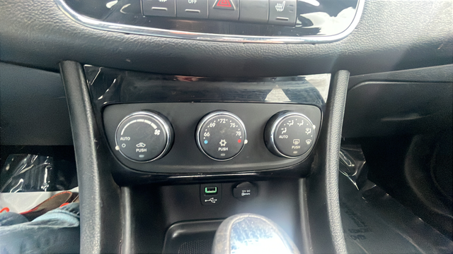 2014 Chrysler 200 Limited