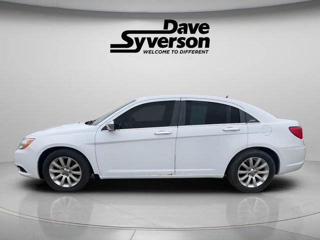 Used 2014 Chrysler 200 Limited with VIN 1C3CCBCG9EN136182 for sale in Albert Lea, Minnesota