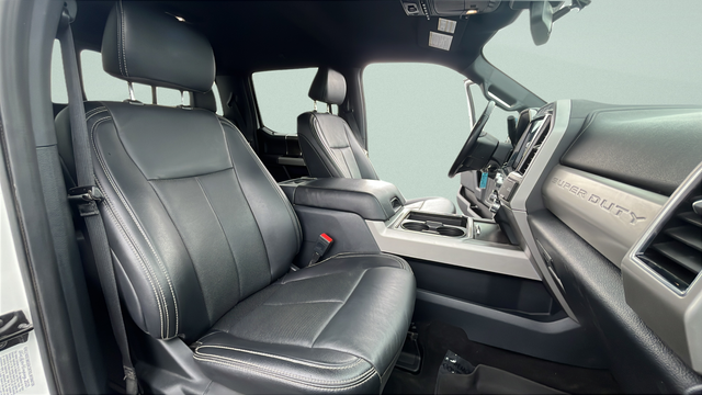 2022 Ford F-350SD Lariat