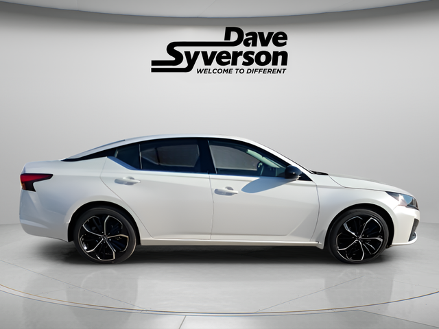 2025 Nissan Altima 2.5 SR