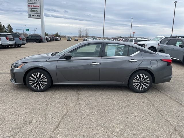 Used 2024 Nissan Altima SV with VIN 1N4BL4DVXRN369502 for sale in Albert Lea, Minnesota