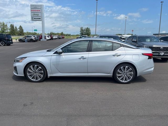 Used 2025 Nissan Altima SL with VIN 1N4BL4EV4SN431948 for sale in Albert Lea, Minnesota