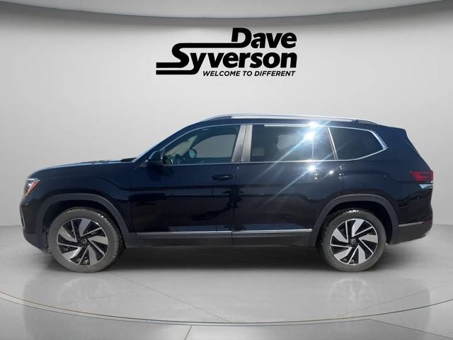 Used 2024 Volkswagen Atlas SEL with VIN 1V2BR2CA7RC509141 for sale in Albert Lea, Minnesota