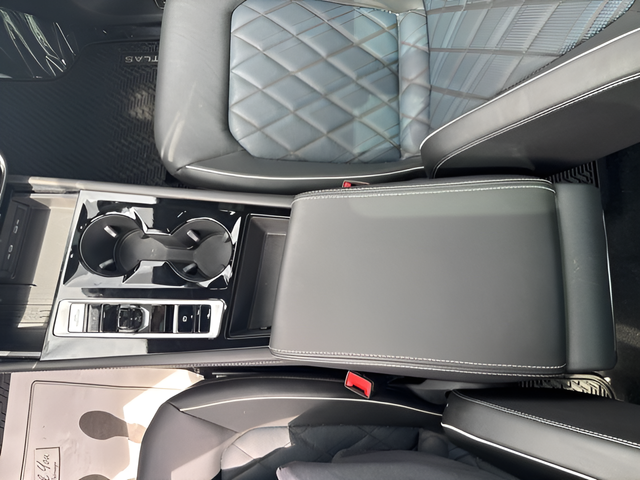 2025 Volkswagen Atlas Cross Sport 2.0T SEL Premium R-Line