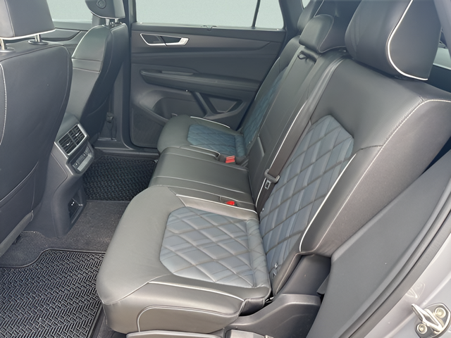 2025 Volkswagen Atlas Cross Sport 2.0T SEL Premium R-Line