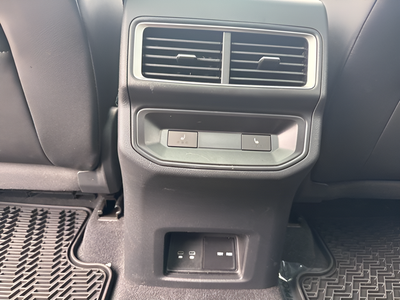 2025 Volkswagen Atlas Cross Sport 2.0T SEL Premium R-Line