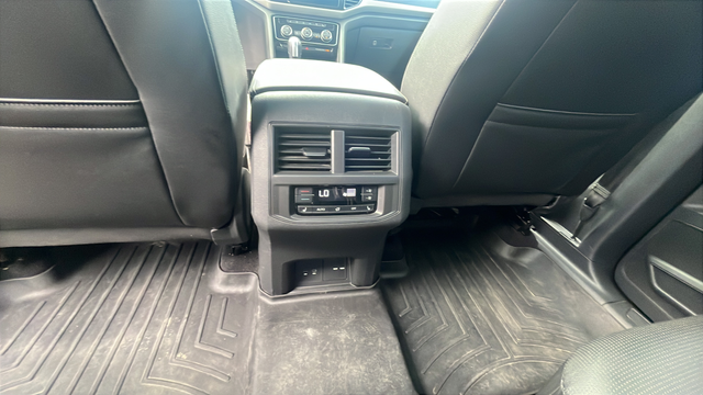 2022 Volkswagen Atlas 3.6L V6 SEL Premium R-Line