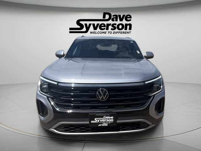 Used 2024 Volkswagen Atlas Cross Sport SE w/Tech with VIN 1V2KE2CAXRC227913 for sale in Albert Lea, Minnesota