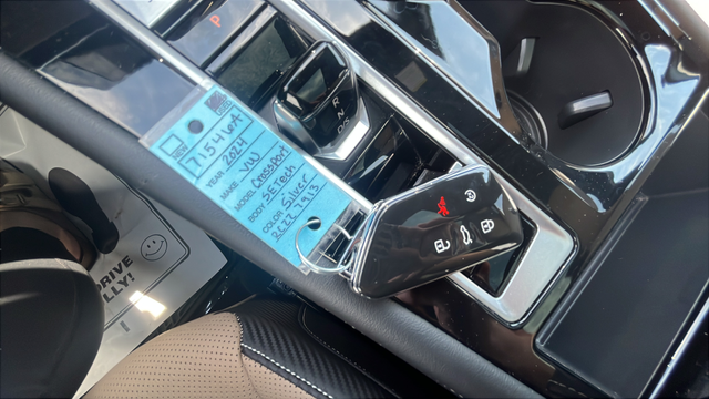 2024 Volkswagen Atlas Cross Sport 2.0T SE w/Technology