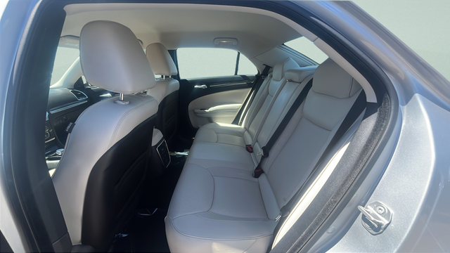 2021 Chrysler 300 Touring