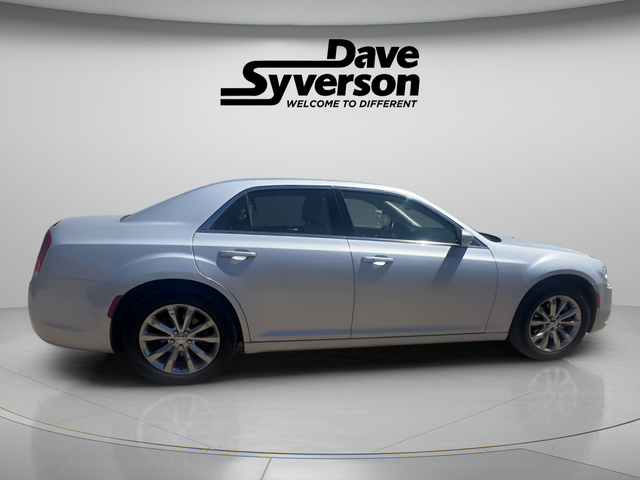 2021 Chrysler 300 Touring