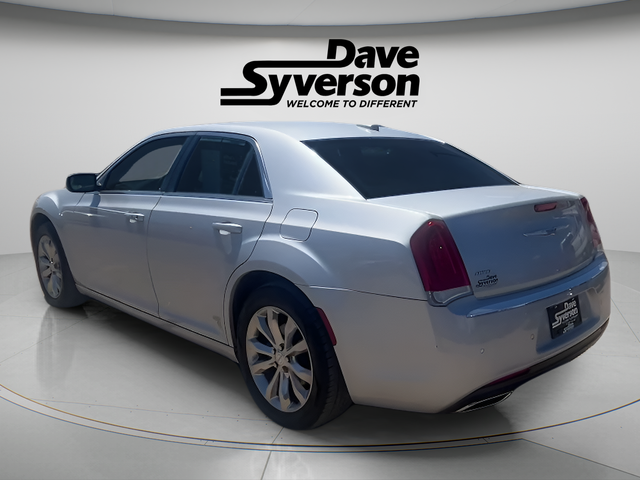 2021 Chrysler 300 Touring
