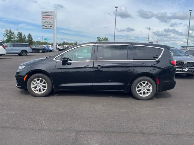 Used 2025 Chrysler Pacifica Select with VIN 2C4RC1BG4SR523996 for sale in Albert Lea, Minnesota