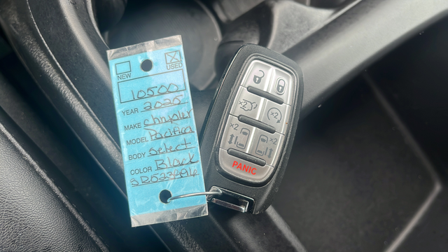 2025 Chrysler Pacifica Select