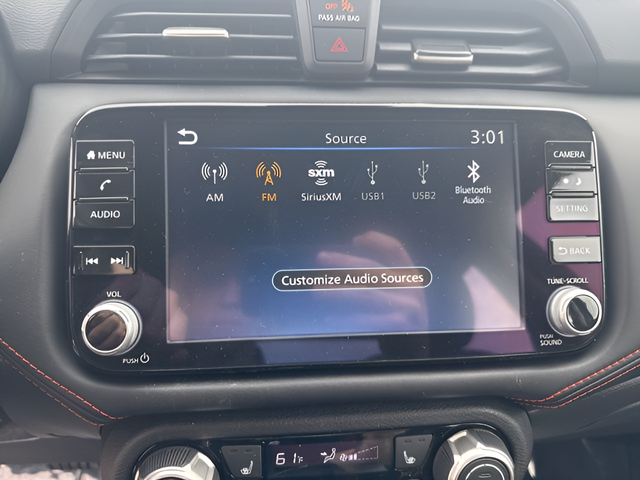 2025 Nissan Versa 1.6 SR