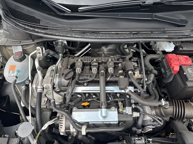 2025 Nissan Versa 1.6 SR