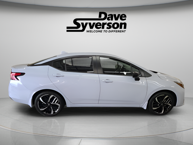 2025 Nissan Versa 1.6 SR