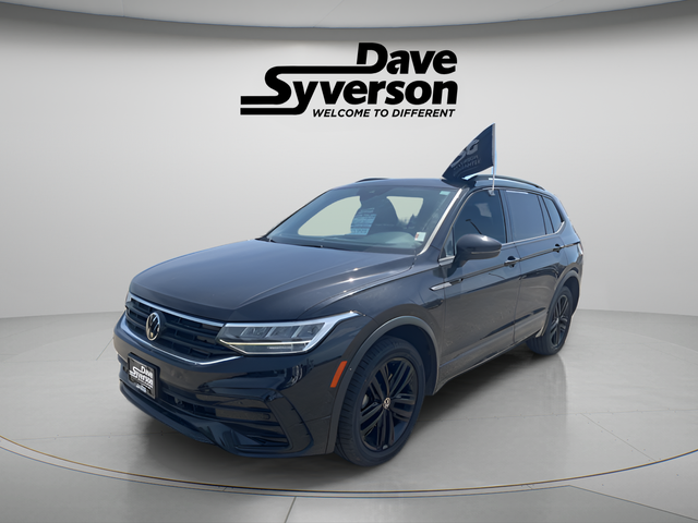 2022 Volkswagen Tiguan 2.0T SE R-Line Black 4Motion's photo