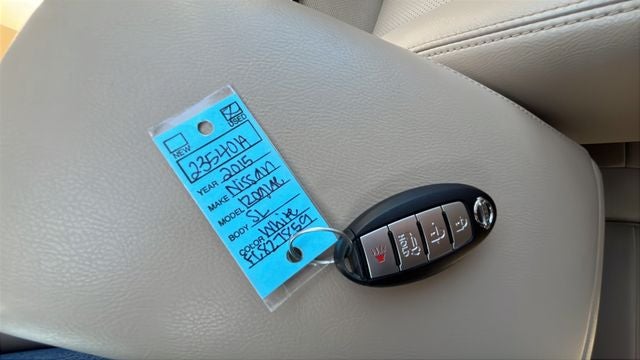 Used 2015 Nissan Rogue SL with VIN 5N1AT2MV1FC827859 for sale in Albert Lea, Minnesota