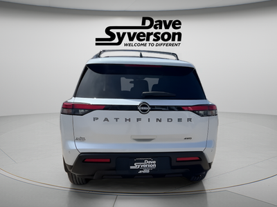 2026 Nissan Pathfinder SV